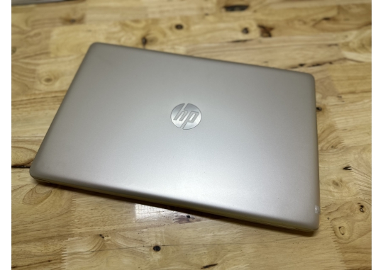 Laptop HP 15 da0058TU